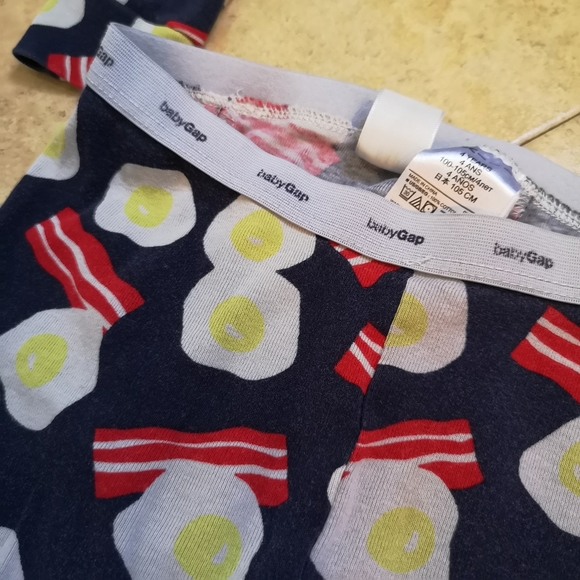 🆓FREE🎁 WHEN PURCHASE ANY ITEM kids Pajamas Set bacon & Eggs Breakfast Graphic - Picture 2 of 9